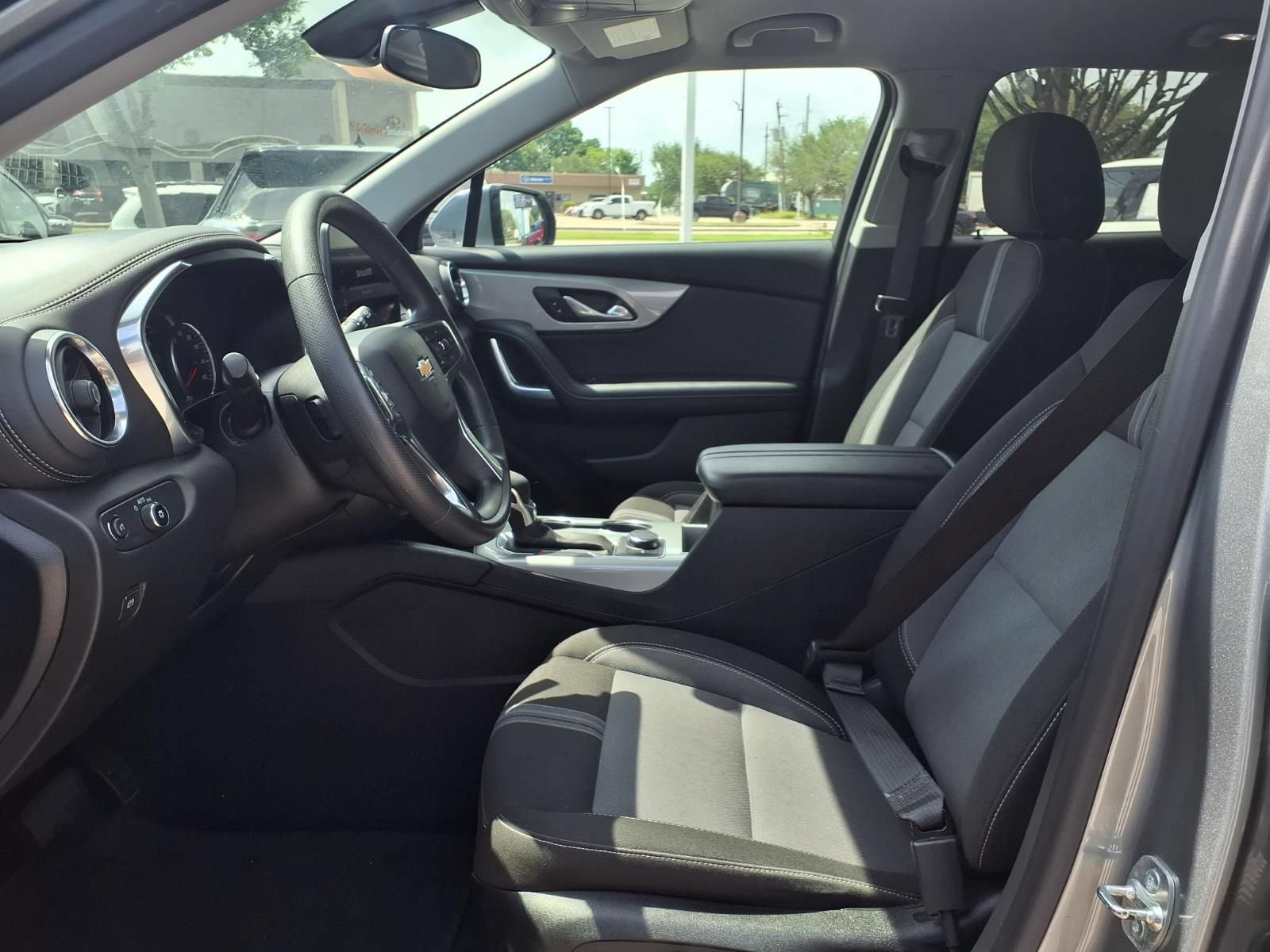 Used 2025 Chevrolet Blazer LT FWD image 17