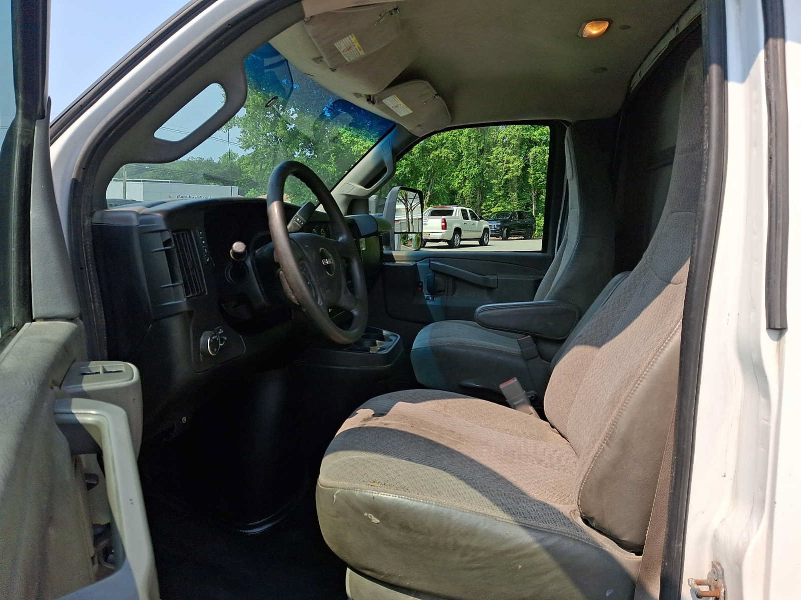 Used 2018 GMC Savana 3500 w/ Power Convenience Package RWD image 13