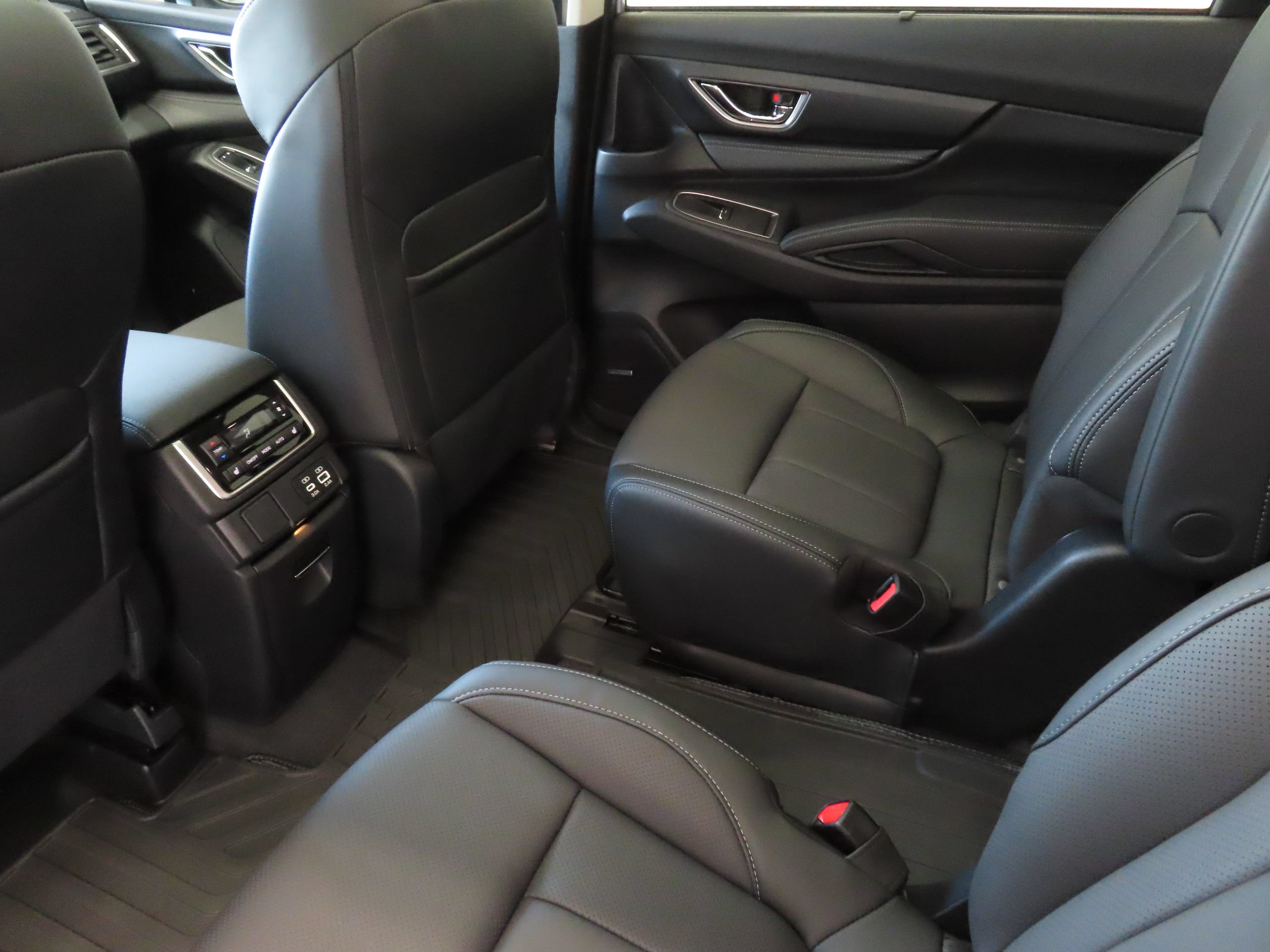 New 2026 Subaru Ascent Limited AWD/4WD image 21