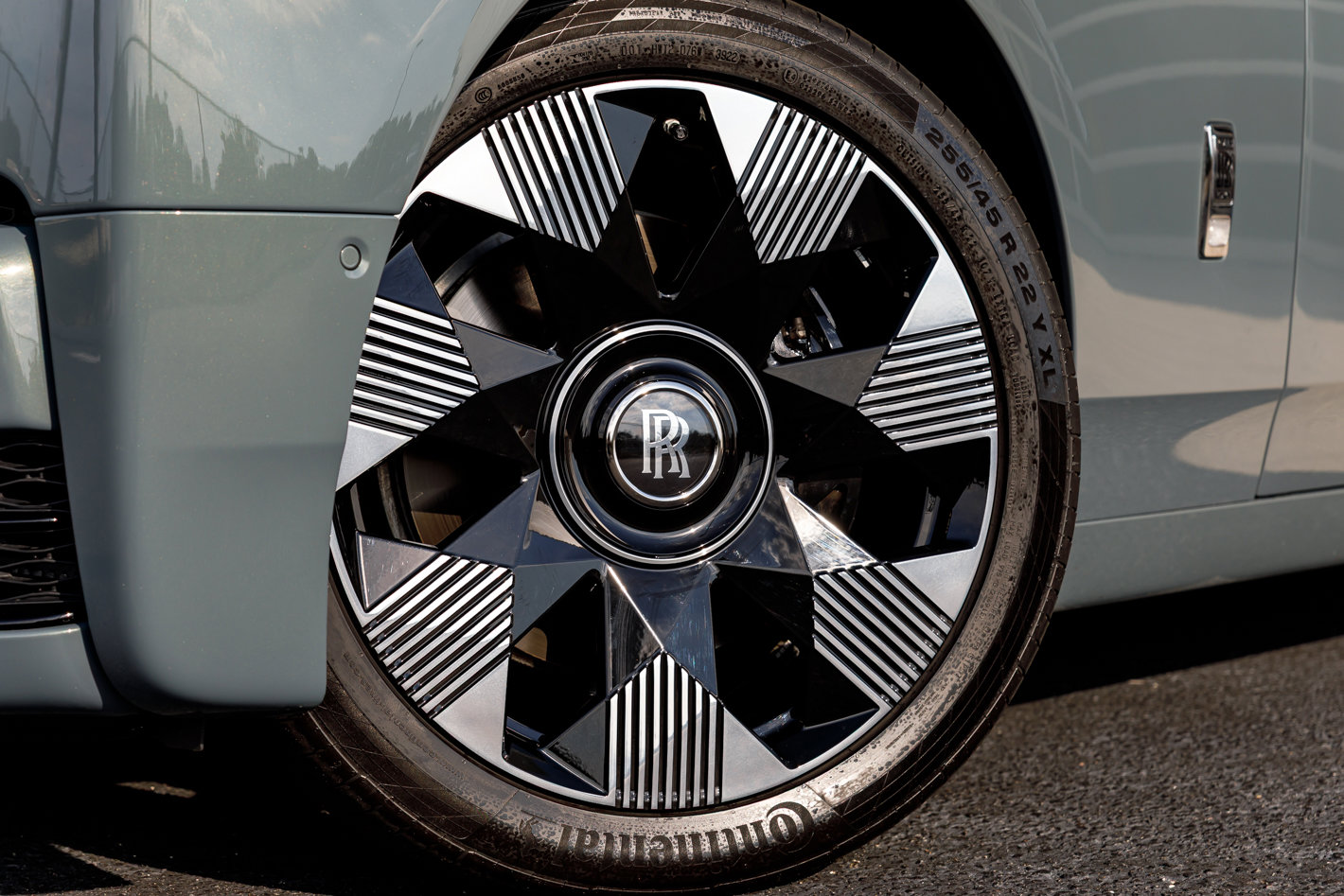 Certified 2023 Rolls-Royce Phantom Sedan w/ The Phantom Package image 2