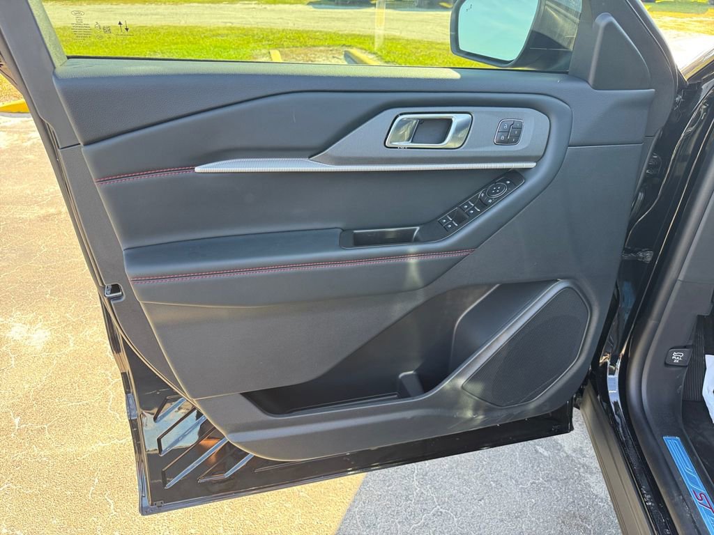 New 2026 Ford Explorer ST-Line w/ ST-Line Street Pack image 24