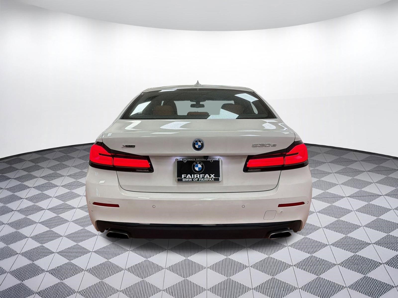 Used 2023 BMW 530e xDrive w/ Premium Package image 10