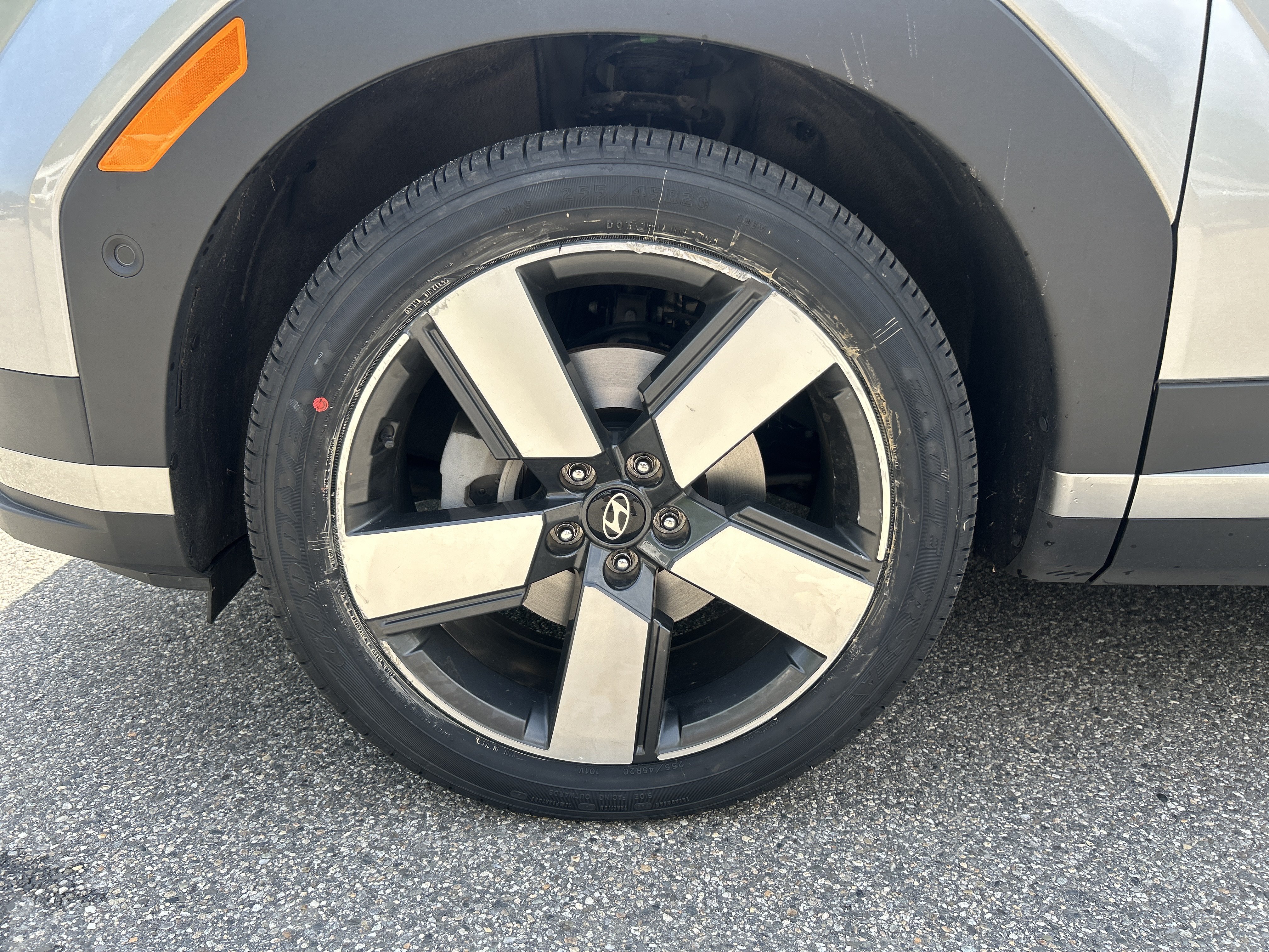 Certified 2024 Hyundai Santa Fe Limited AWD/4WD image 12