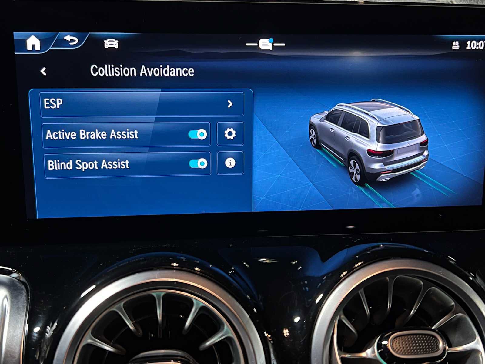 Used 2025 Mercedes-Benz GLB 250 4MATIC image 33