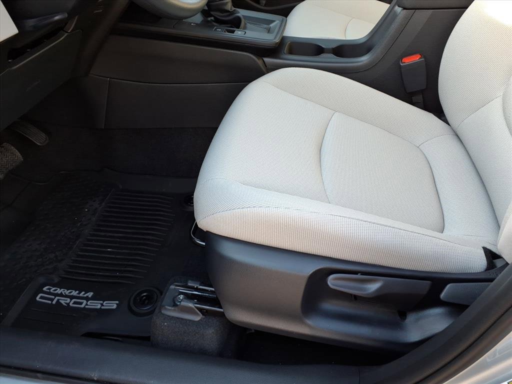 New 2026 Toyota Corolla Cross L image 9