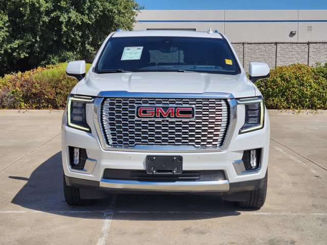 Used 2022 GMC Yukon Denali w/ Denali Premium Package AWD/4WD image 3