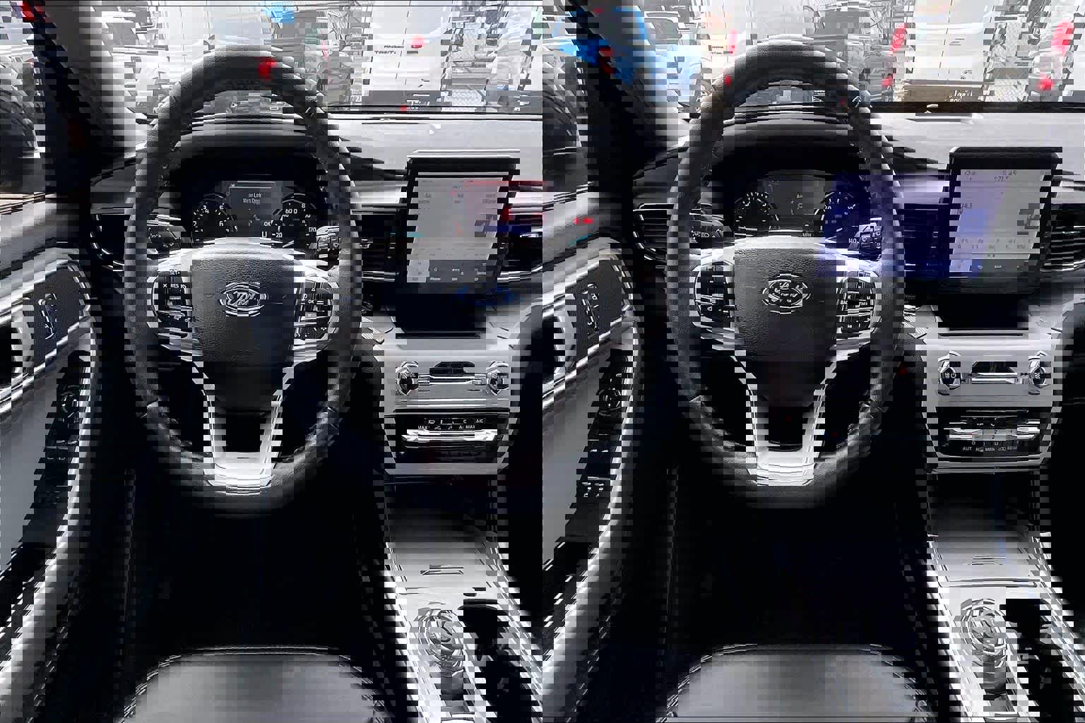 Used 2023 Ford Explorer XLT w/ Equipment Group 202A image 5