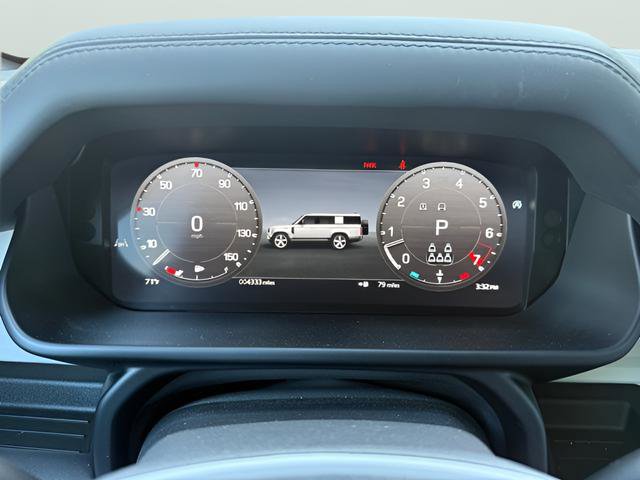 Certified 2025 Land Rover Defender 130 X-Dynamic SE AWD/4WD image 21