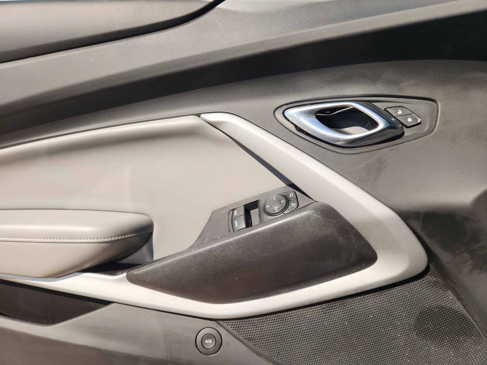 Used 2018 Chevrolet Camaro LT w/ RS Package image 24