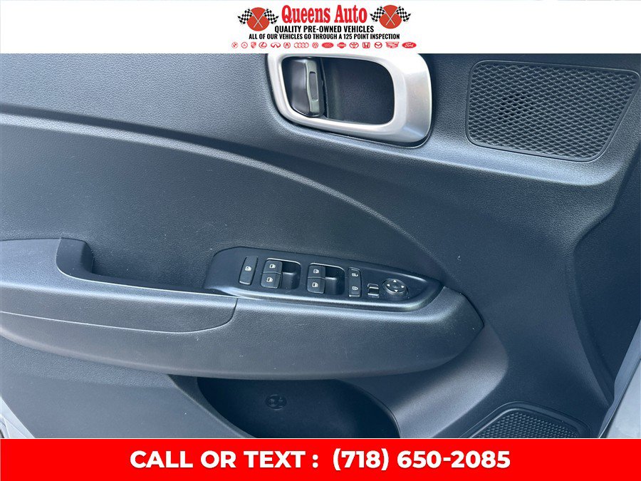 Used 2021 Hyundai Venue SEL w/ Cargo Package FWD image 21