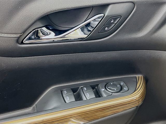 Used 2023 GMC Acadia SLE w/ Driver Convenience Package image 9