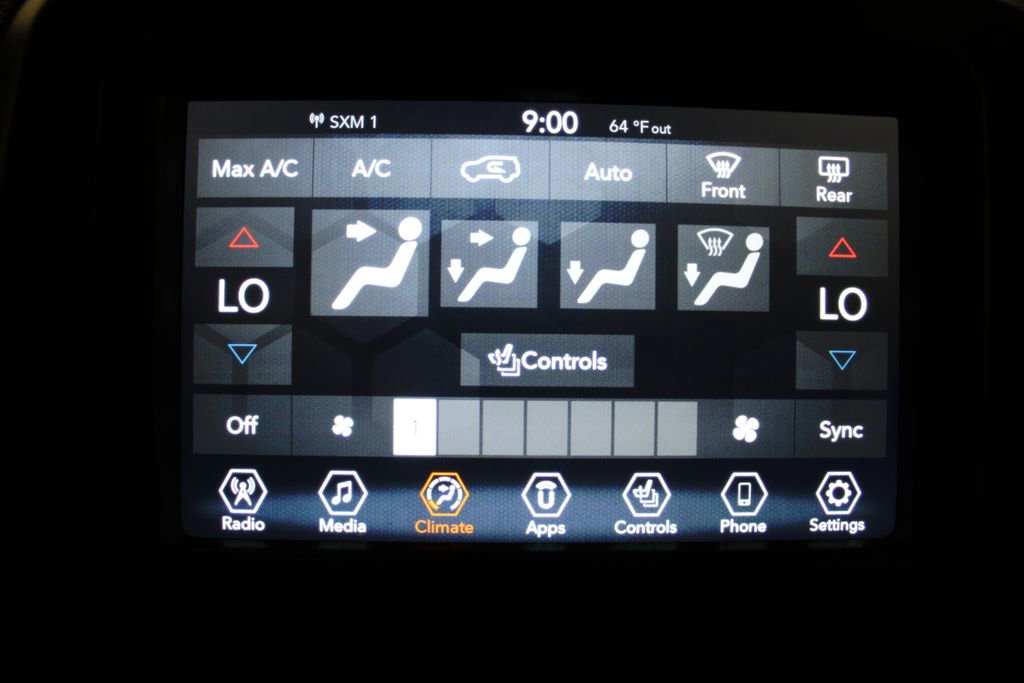 Used 2020 Jeep Renegade Latitude w/ Cold Weather Group image 16