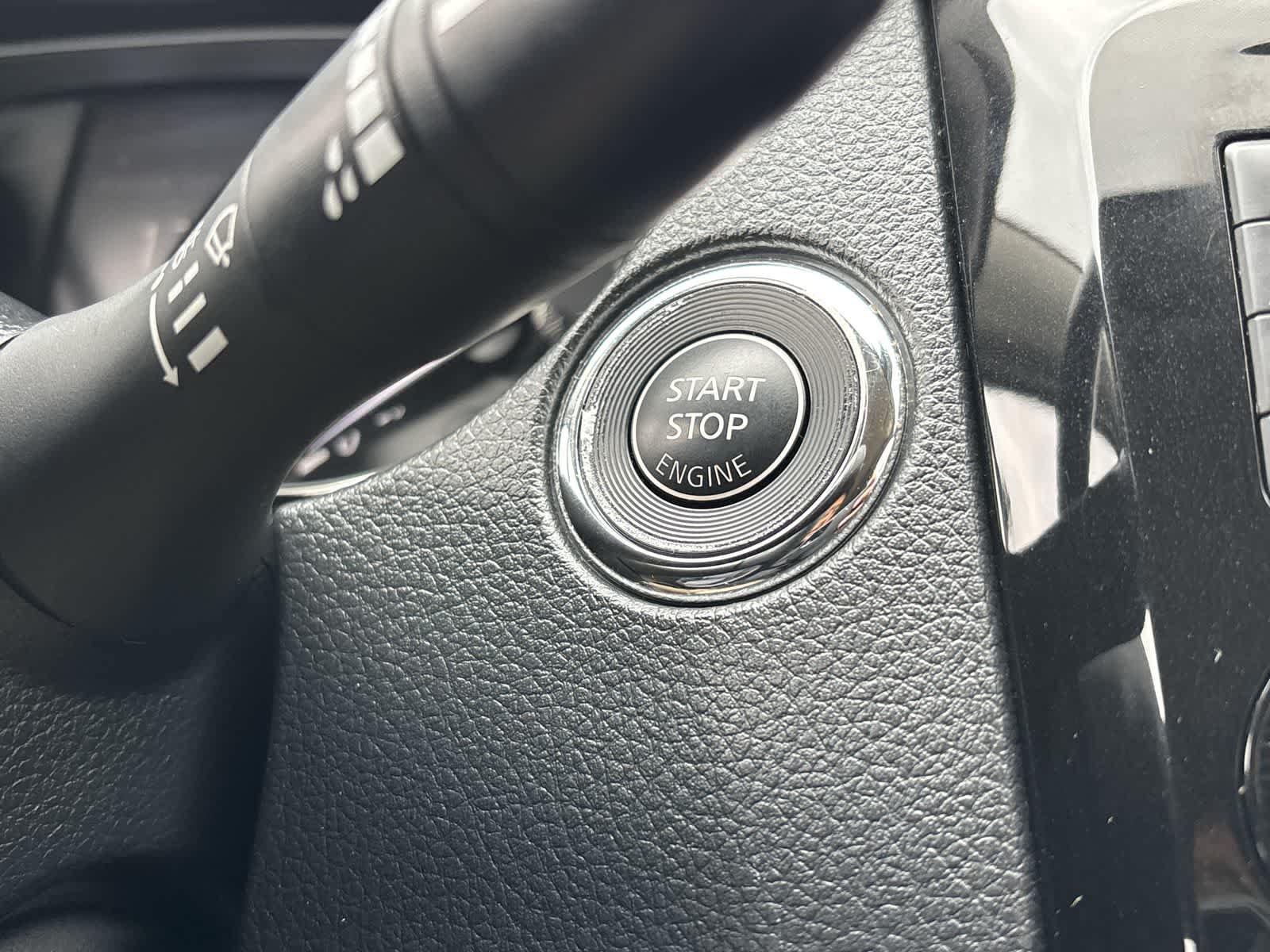 Used 2019 Nissan Rogue SV FWD image 30