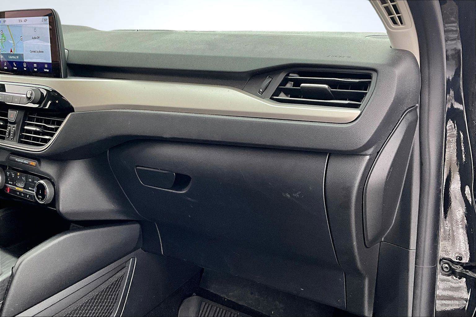 Used 2022 Ford Escape SEL w/ Technology Package image 17