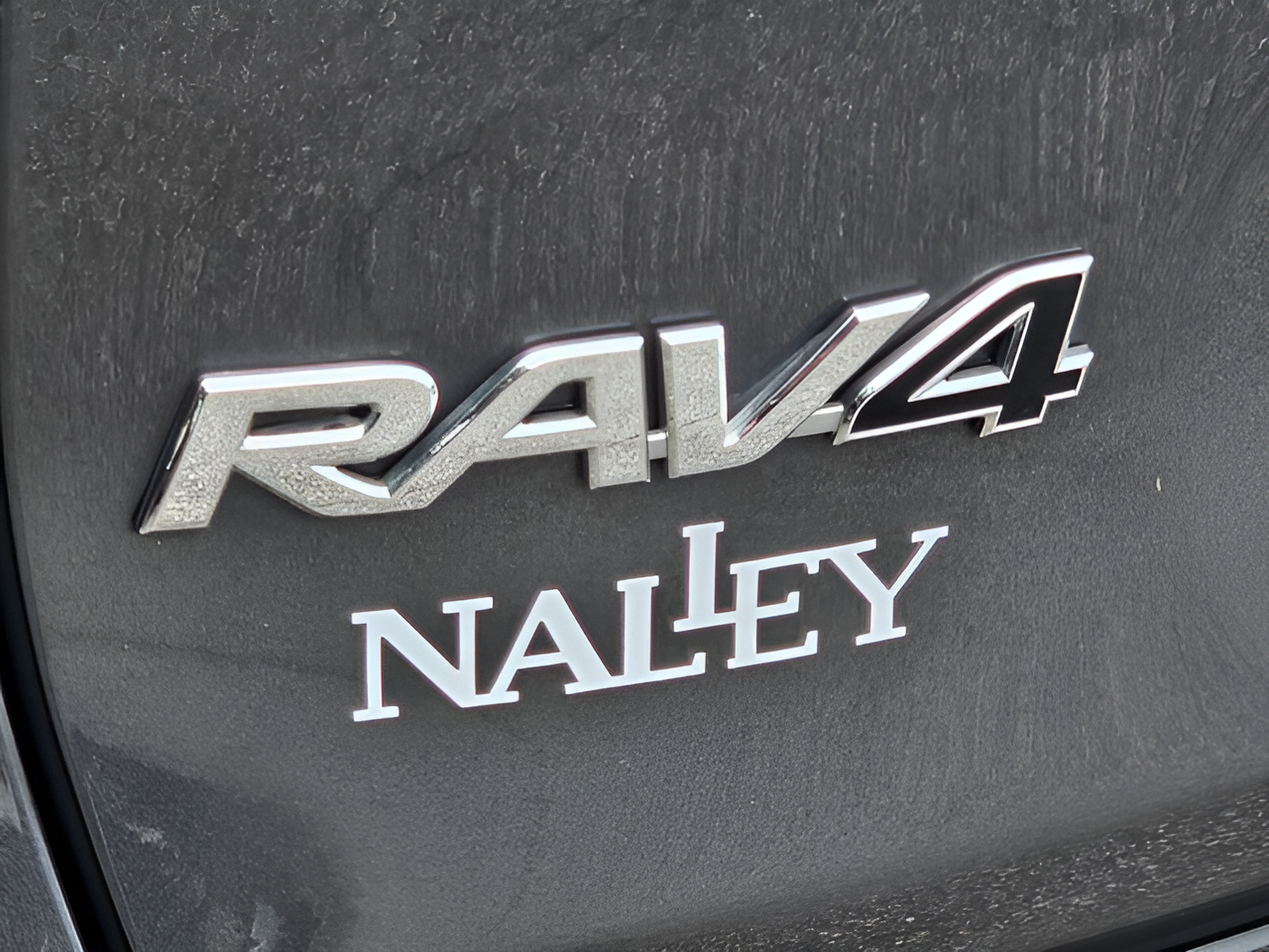 Used 2022 Toyota RAV4 XLE Premium FWD image 30