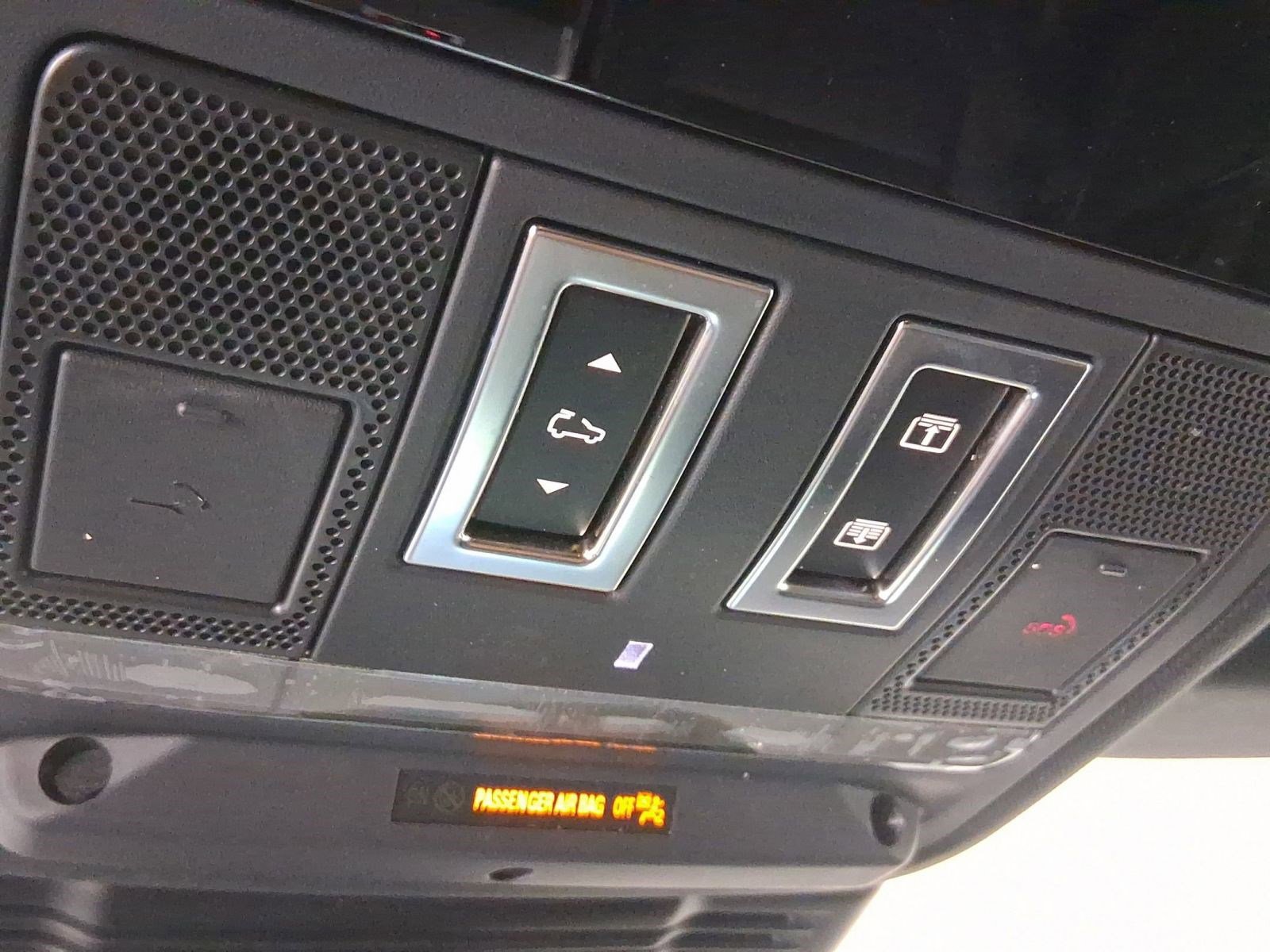 Used 2025 Land Rover Range Rover Evoque Dynamic SE image 17