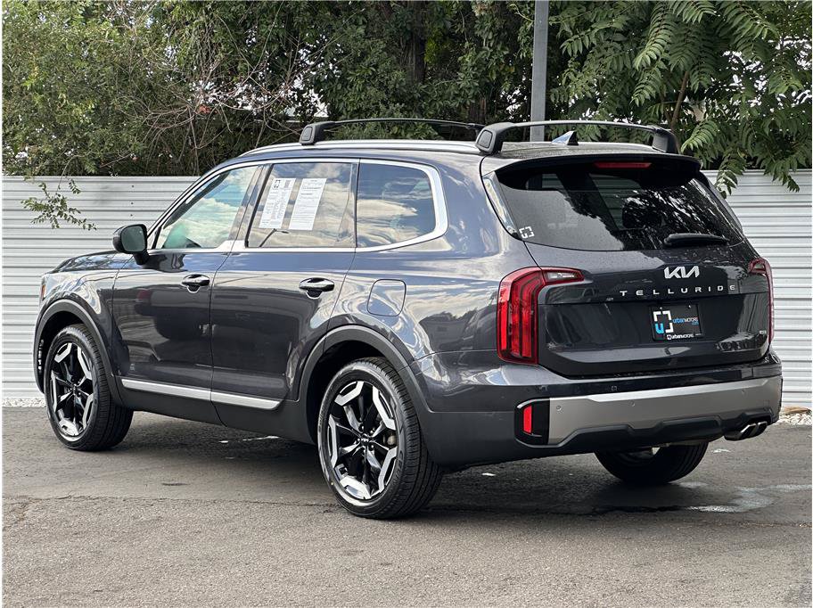 Used 2025 Kia Telluride S AWD/4WD image 3