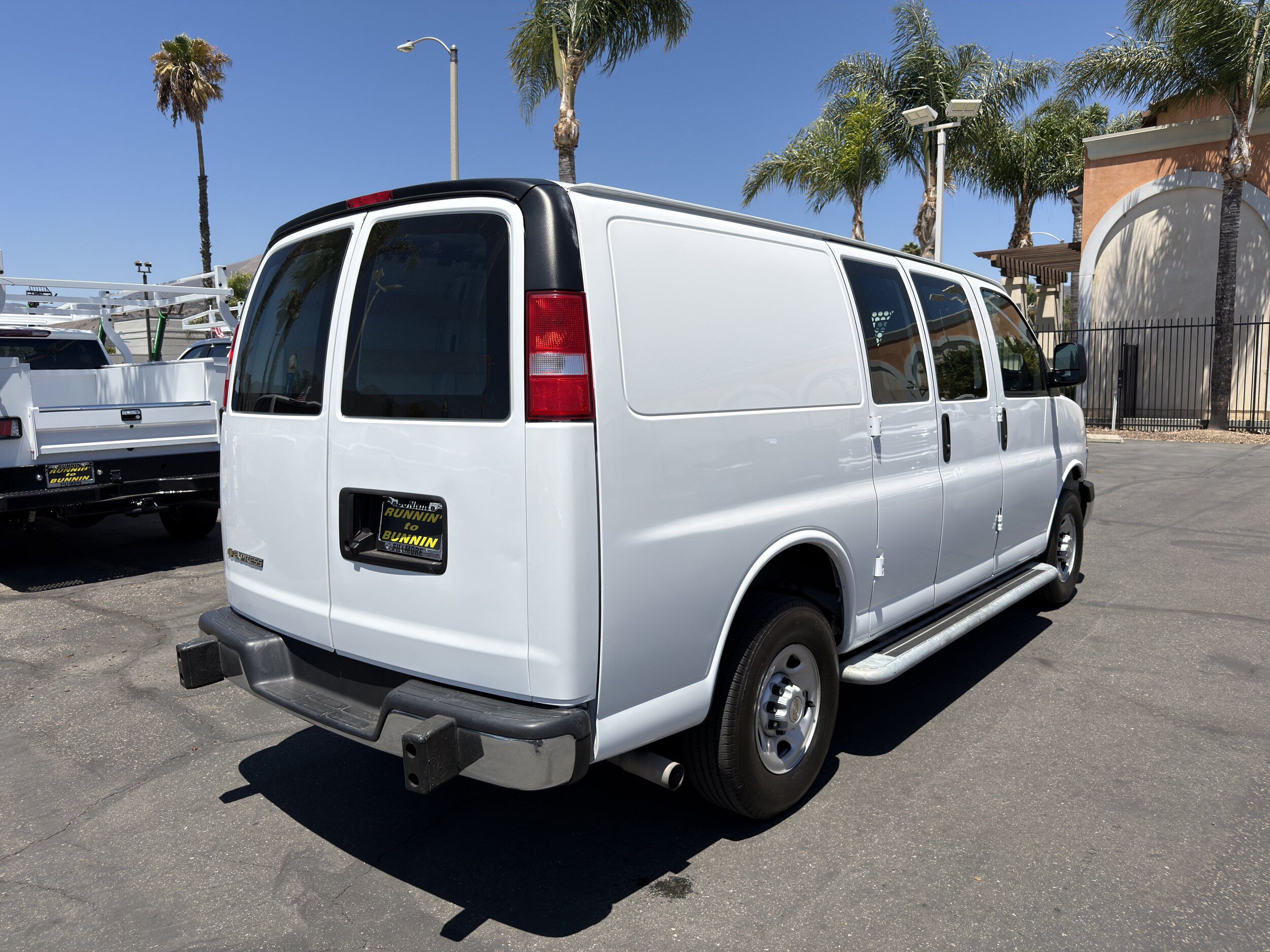 Used 2024 Chevrolet Express 2500 w/ Driver Convenience Package RWD image 8