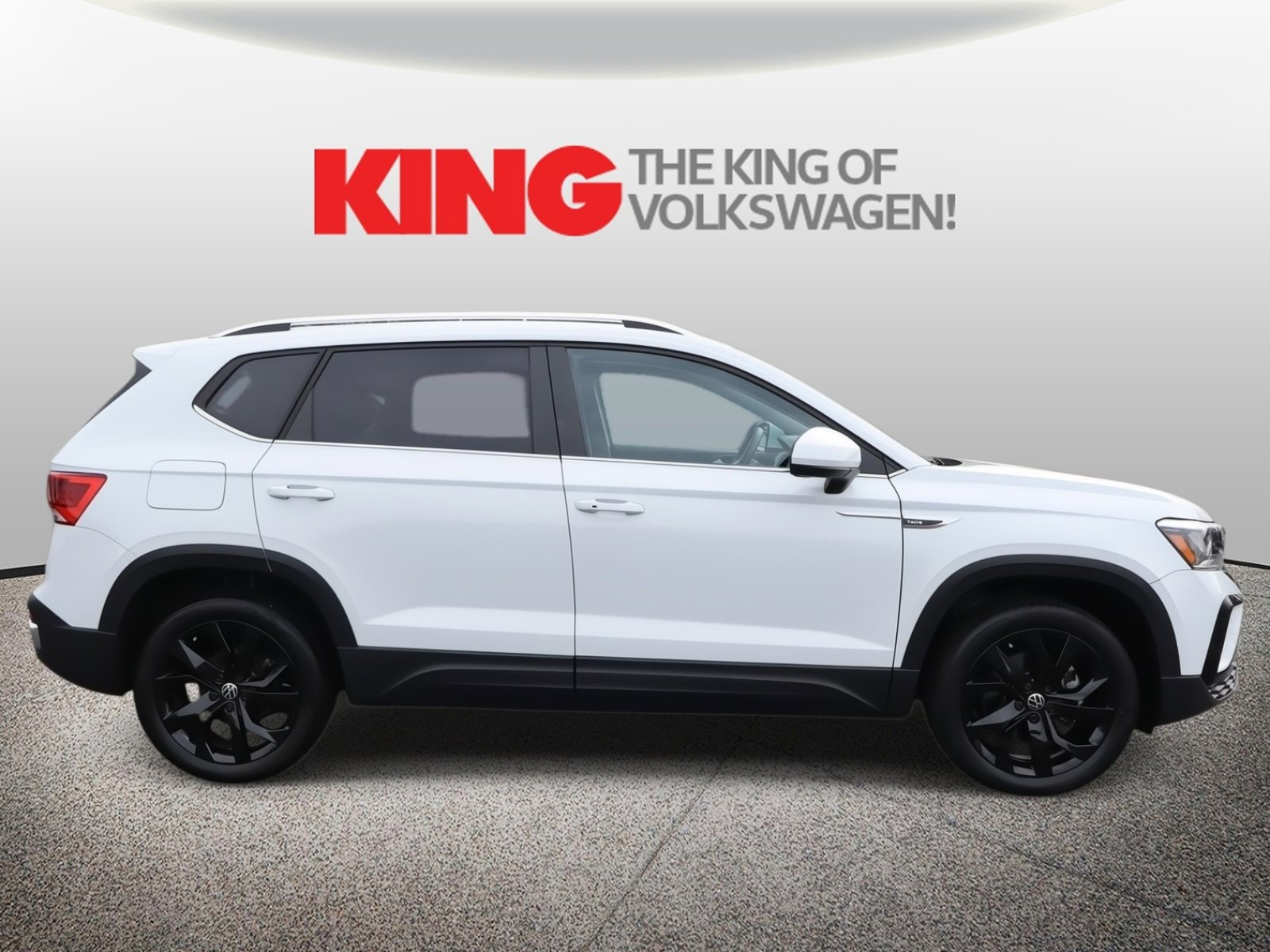 Certified 2022 Volkswagen Taos SE image 2
