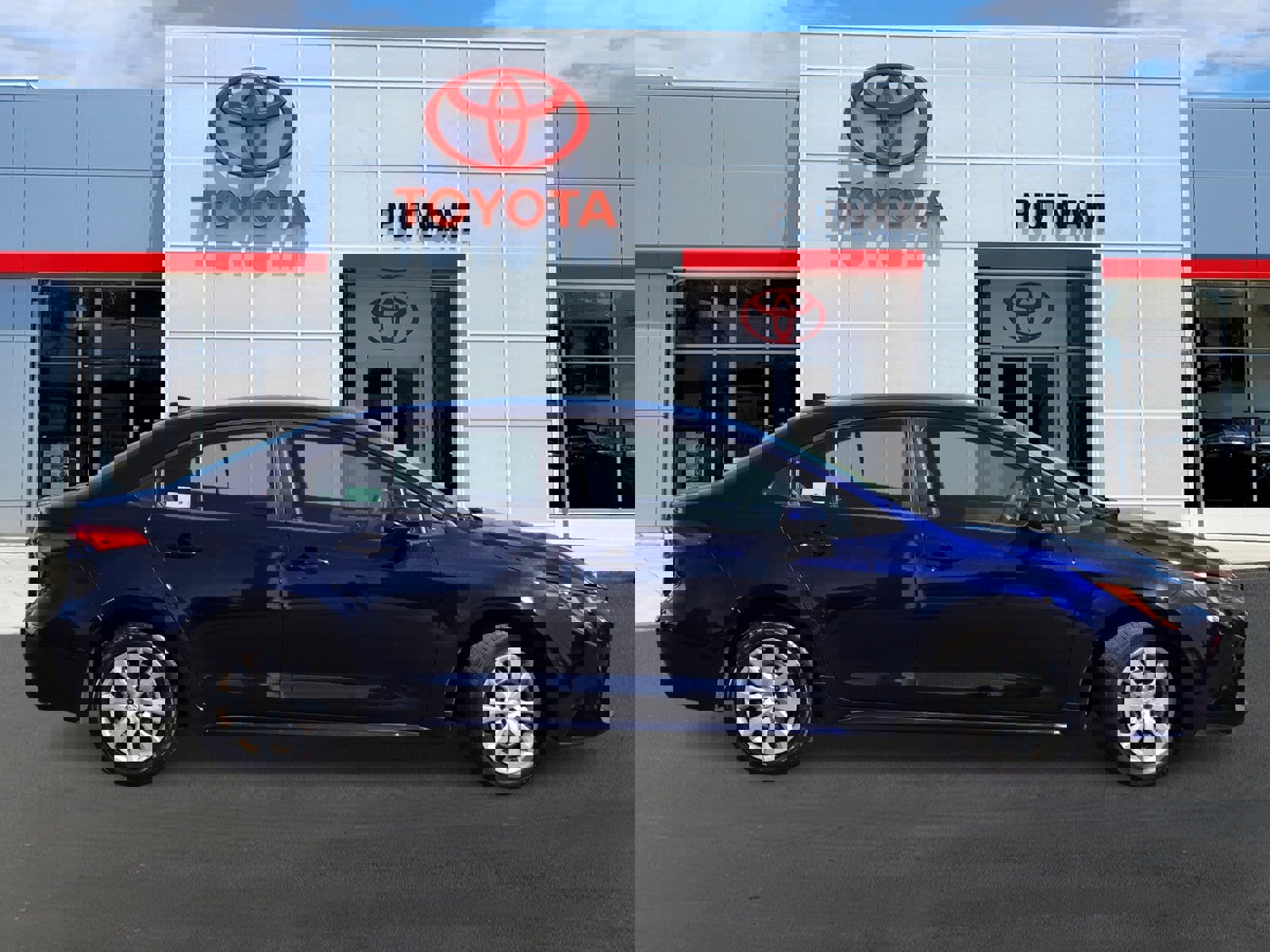 Used 2020 Toyota Corolla LE image 3