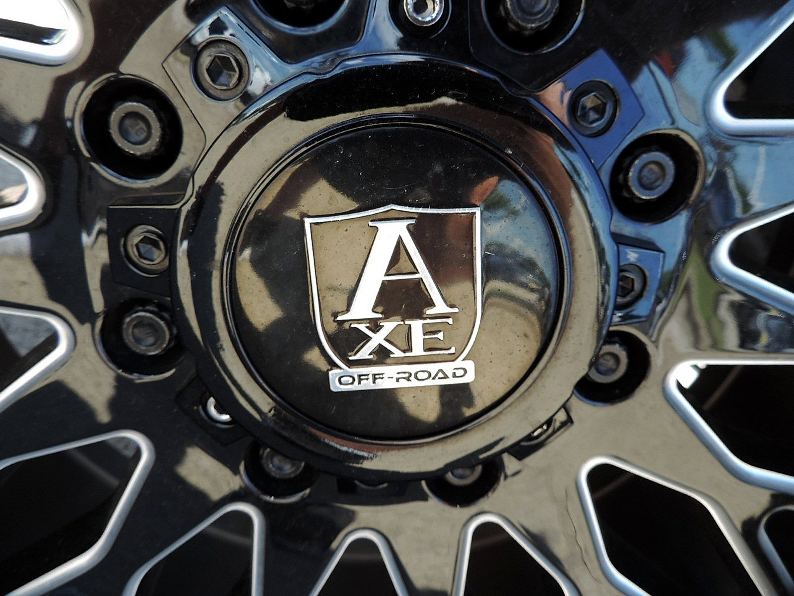 Used 2024 GMC Sierra 2500 Denali Ultimate AWD/4WD image 11