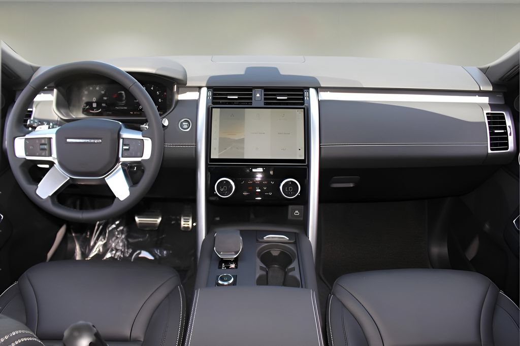 New 2025 Land Rover Discovery Dynamic SE AWD/4WD image 12