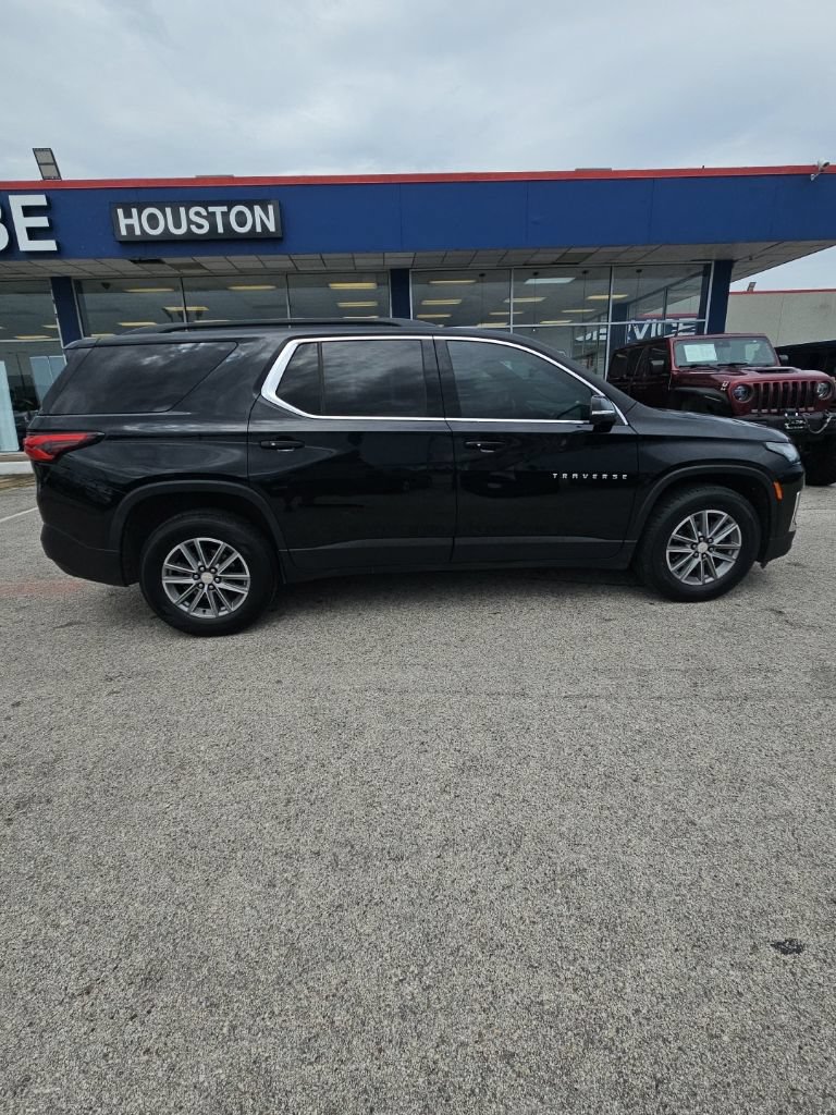 Used 2023 Chevrolet Traverse LT FWD image 8