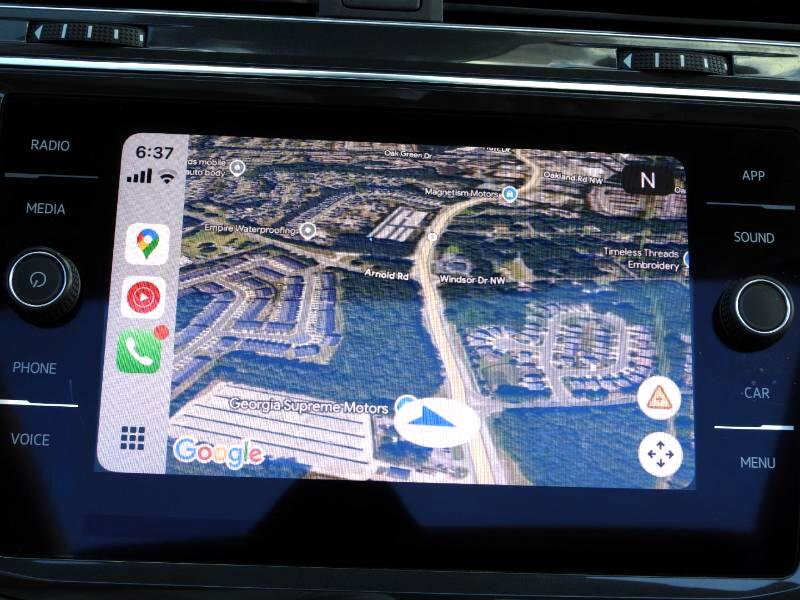 Used 2023 Volkswagen Tiguan SE w/ Panoramic Sunroof Package image 46
