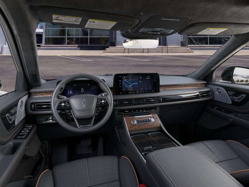 New 2025 Lincoln Aviator Black Label w/ Black Label Special Edition AWD/4WD image 9