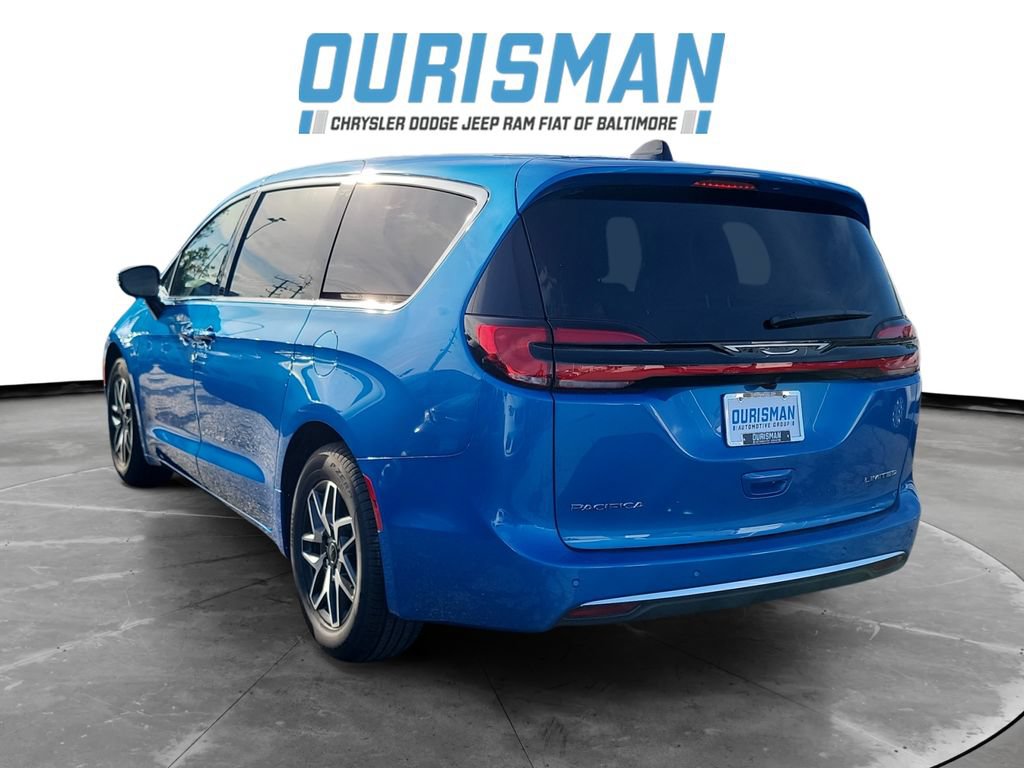 New 2027 Chrysler Pacifica Limited FWD image 4
