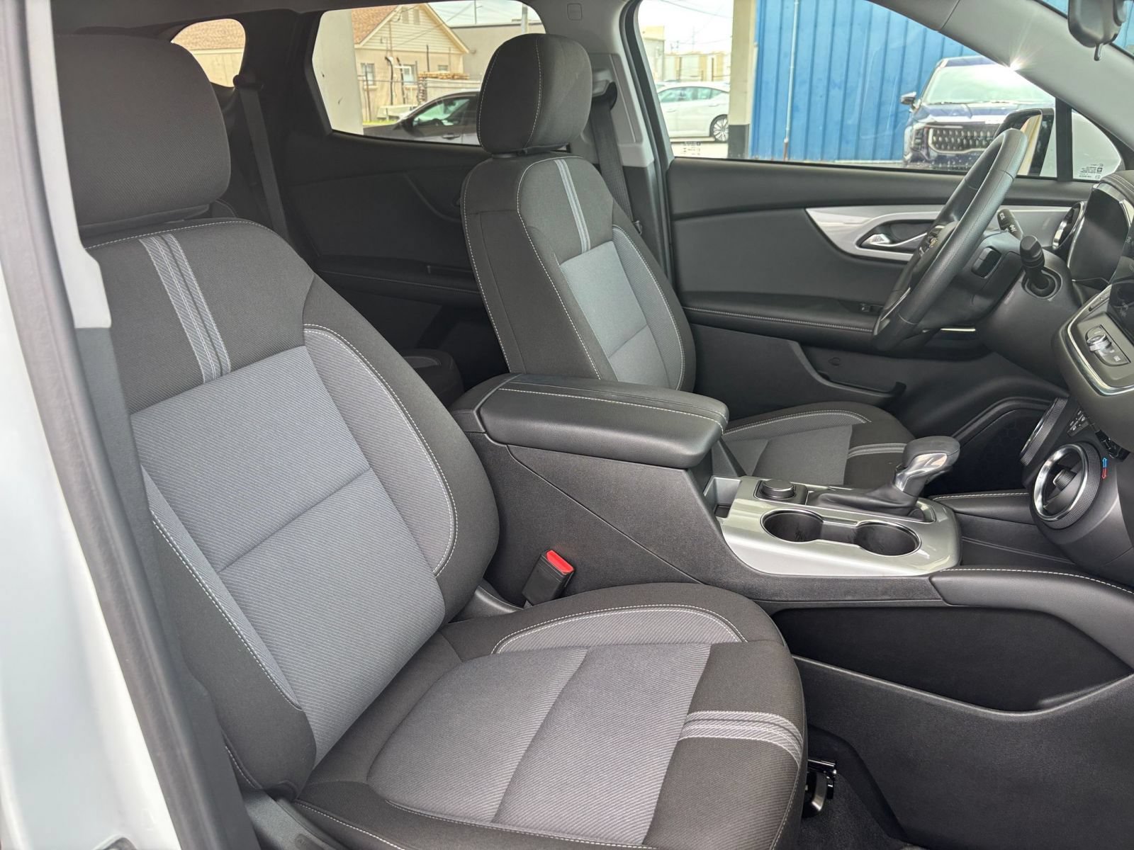 Used 2025 Chevrolet Blazer LT FWD image 37