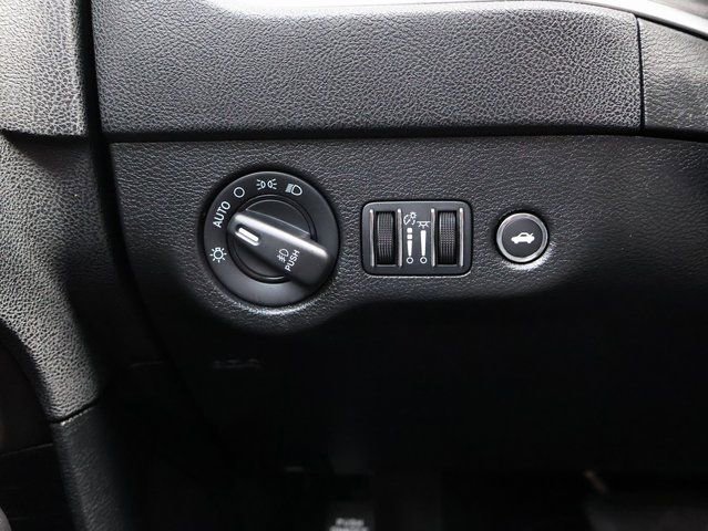 Used 2022 Dodge Charger SXT w/ Driver Convenience Group image 36