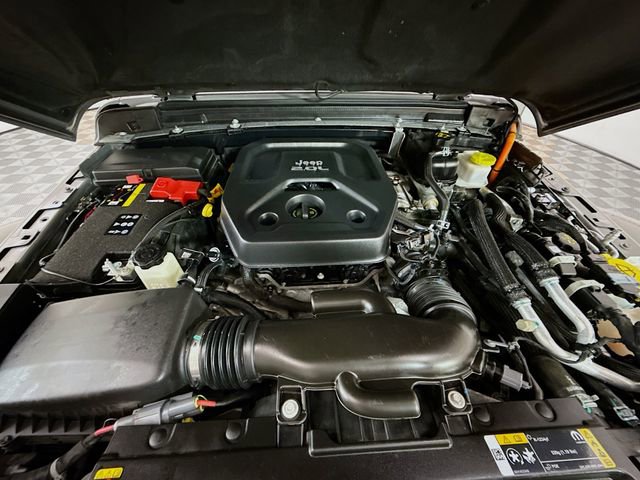 Used 2021 Jeep Wrangler Unlimited Sahara w/ Cold Weather Group image 30