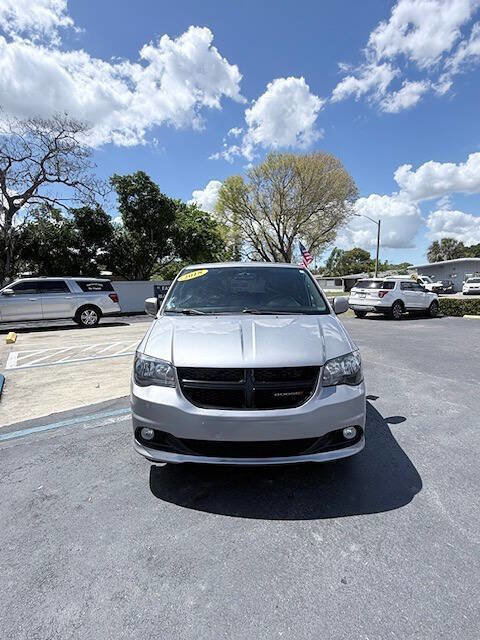 Used 2018 Dodge Grand Caravan SE FWD image 8