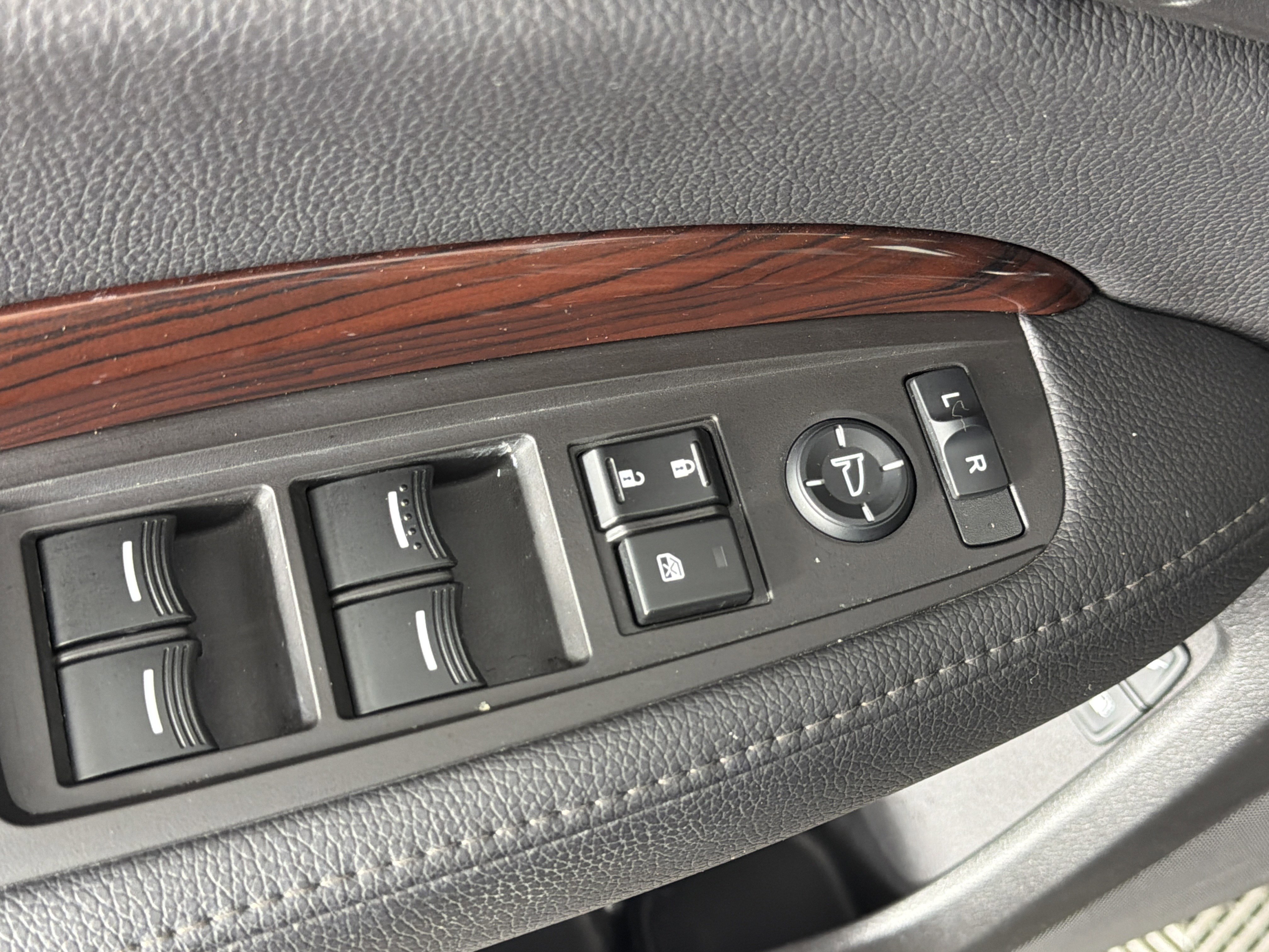 Used 2015 Acura MDX SH-AWD w/ Technology Package image 8