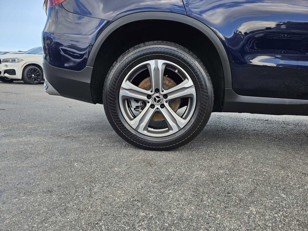 Used 2019 Mercedes-Benz GLC 350e 4MATIC image 18