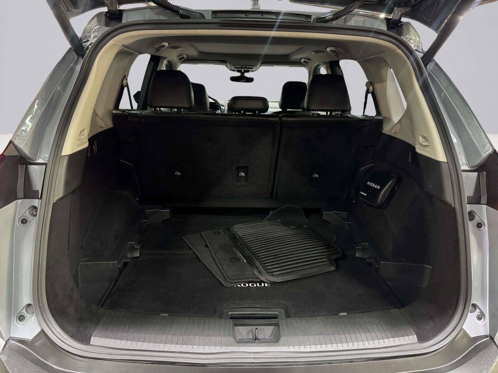 Used 2023 Nissan Rogue Platinum FWD image 37