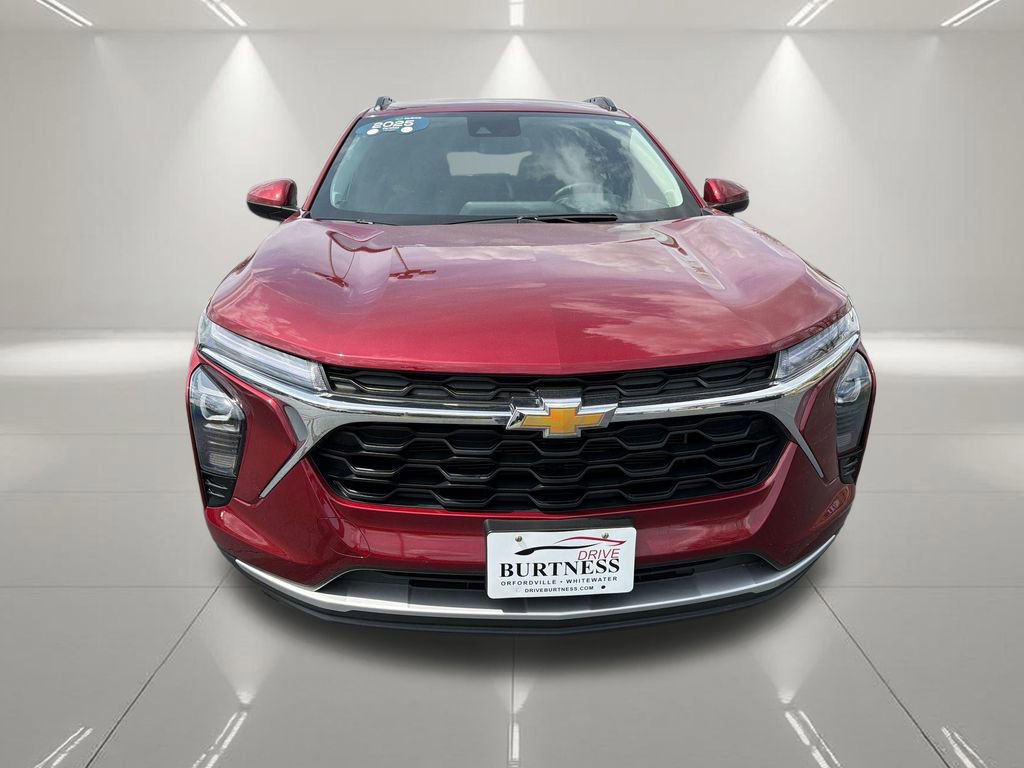 Certified 2025 Chevrolet Trax LT w/ LT Convenience Package FWD image 9