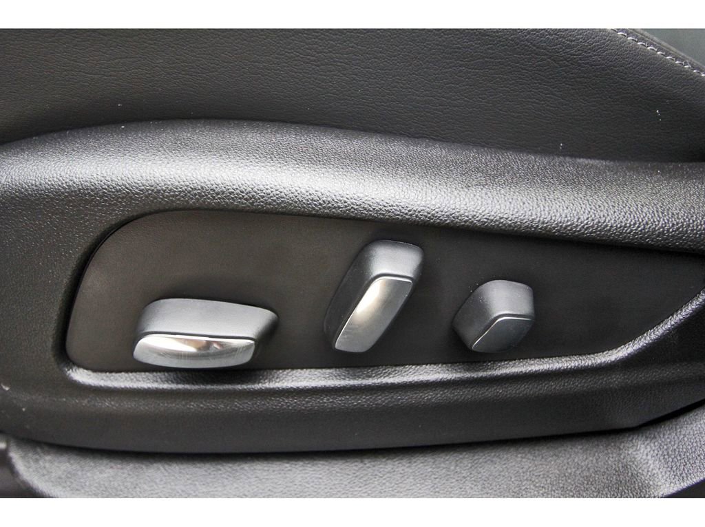 New 2025 Cadillac XT6 Sport w/ LPO, Onyx Lite Package image 23