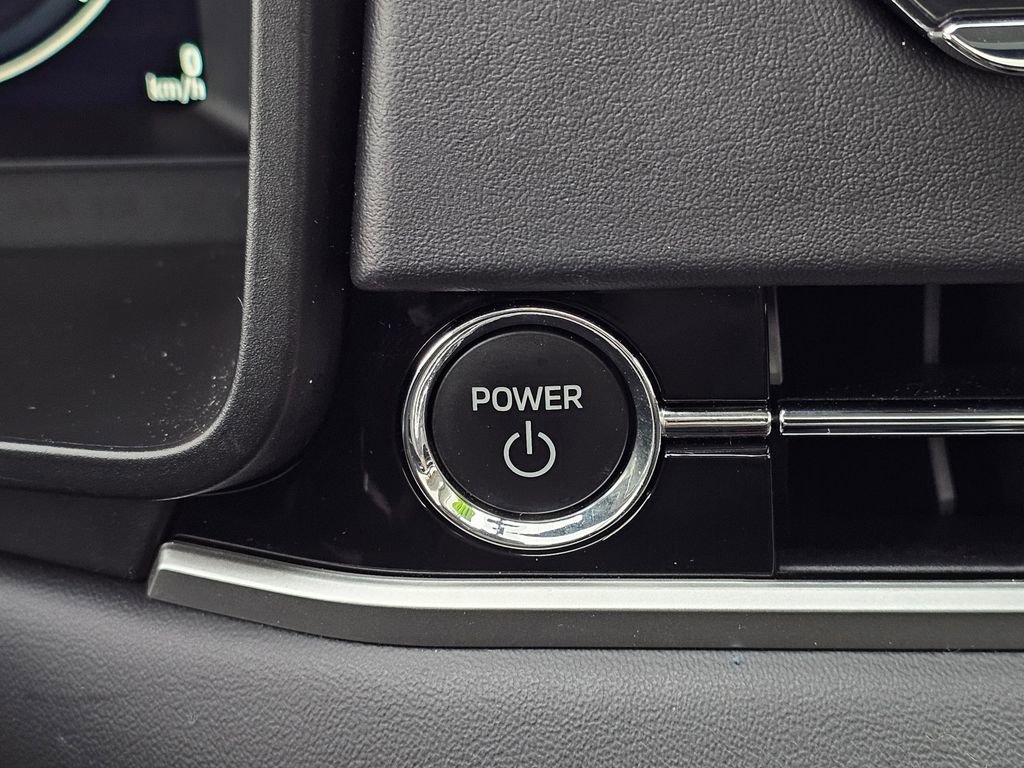 Used 2023 Mitsubishi Outlander SE image 24