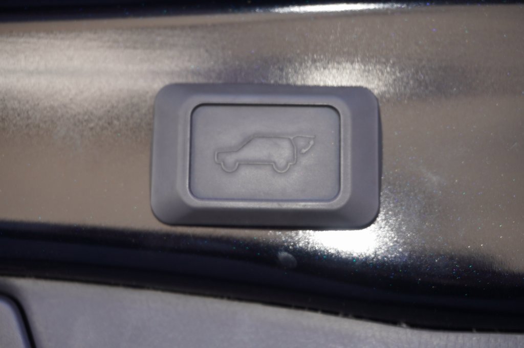 Certified 2022 Toyota RAV4 XLE Premium image 10