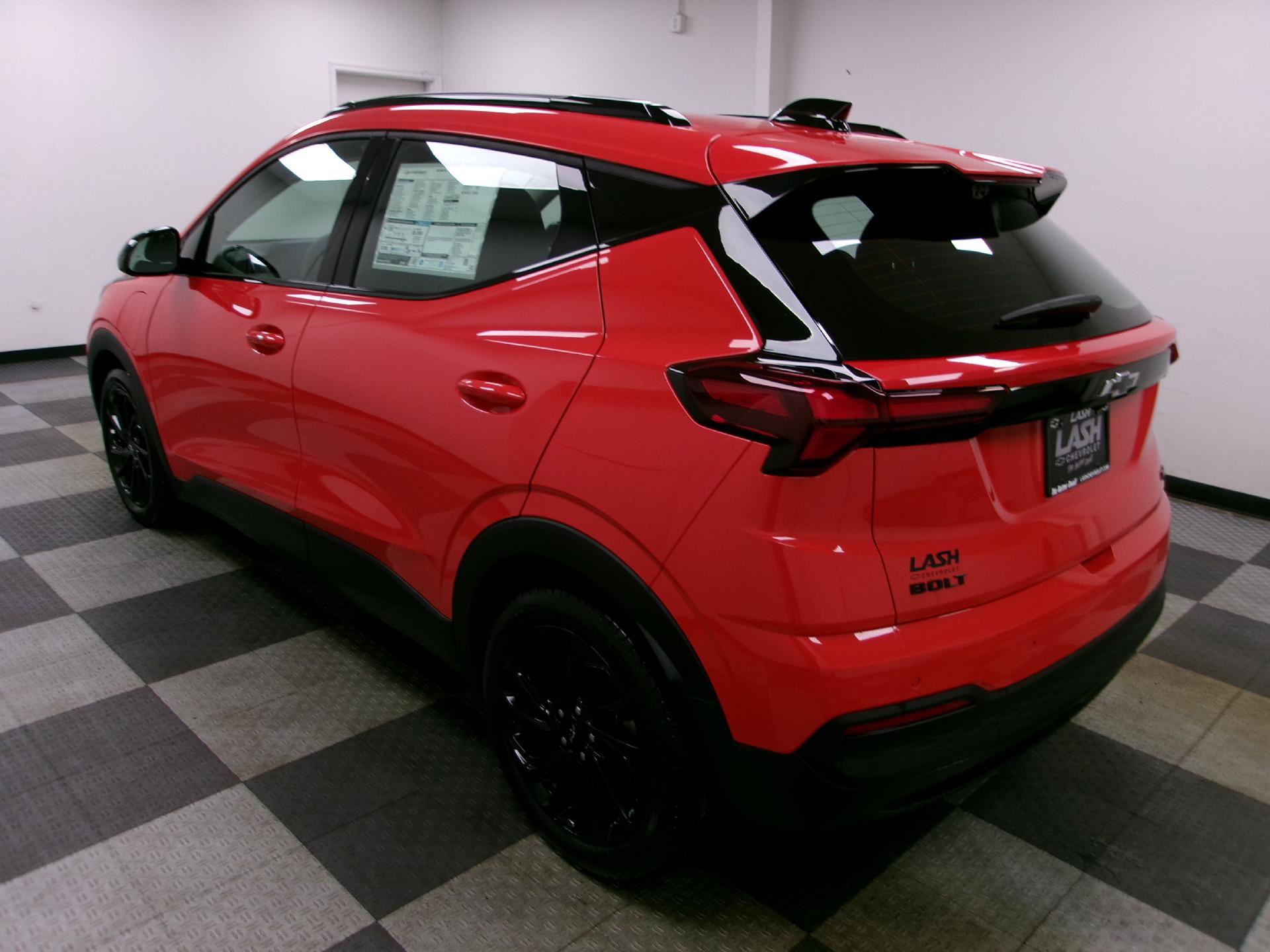 Used 2027 Chevrolet Bolt RS w/ Technology Package FWD image 2