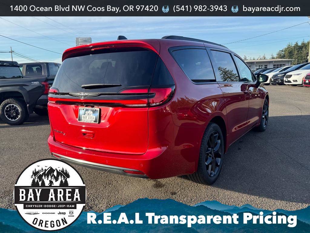 New 2026 Chrysler Pacifica Select w/ S Appearance Package FWD image 5