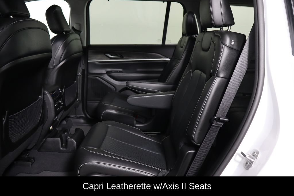 Used 2023 Jeep Grand Cherokee L Limited w/ Luxury Tech Group II AWD/4WD image 16