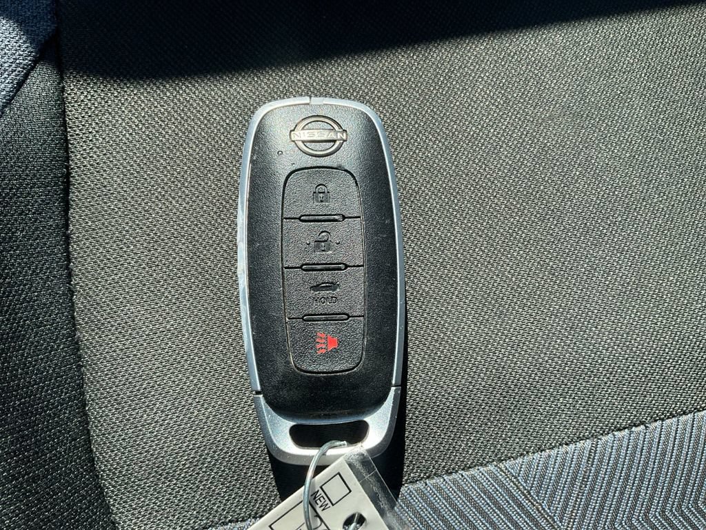 Used 2025 Nissan Versa SV FWD image 29