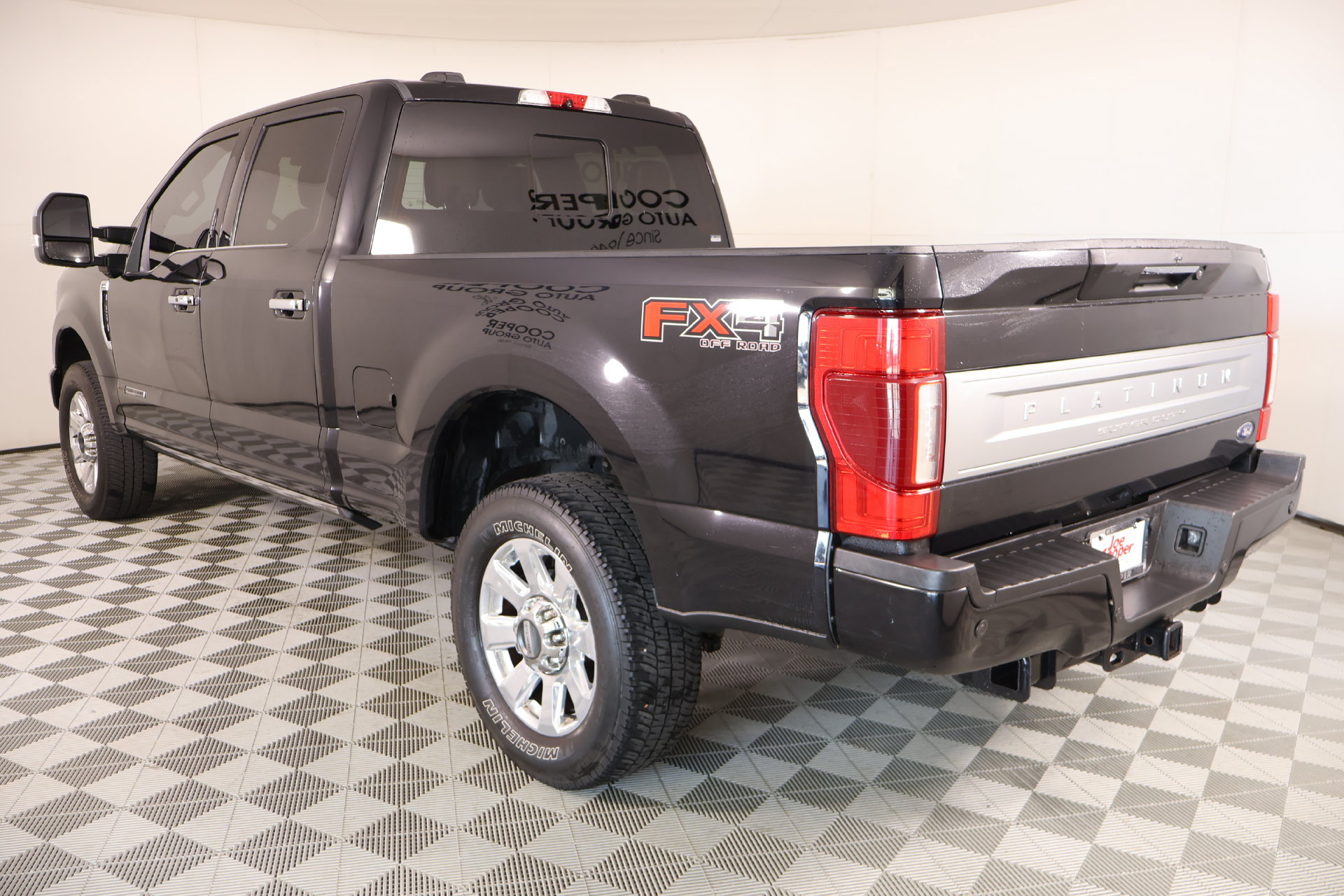 Used 2020 Ford F250 Platinum w/ FX4 Off-Road Package AWD/4WD image 24