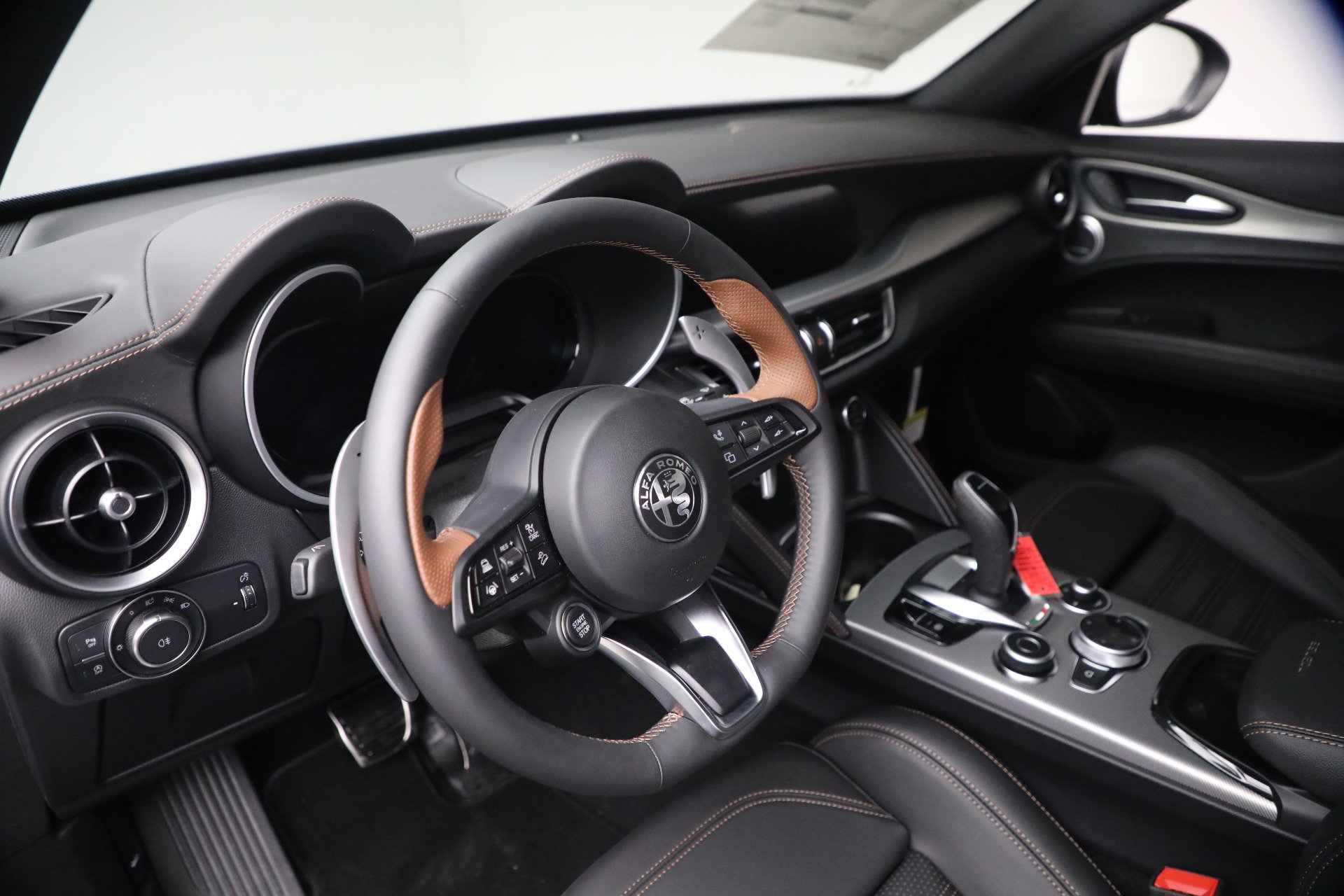 New 2025 Alfa Romeo Stelvio Sprint image 21