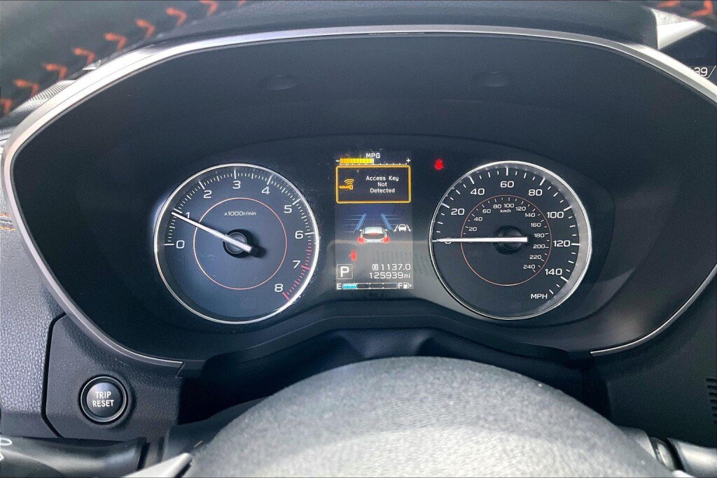 Used 2019 Subaru Crosstrek 2.0i Limited w/ Moonroof Package w/Navigation AWD/4WD image 8