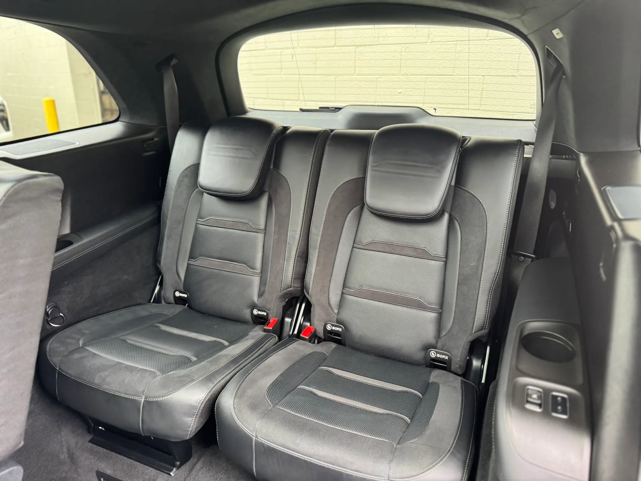 Used 2023 Mercedes-Benz GLS 63 AMG 4MATIC w/ Warmth & Comfort Package image 39