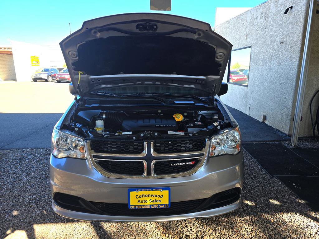 Used 2018 Dodge Grand Caravan SE w/ UConnect Hands-Free Group image 11